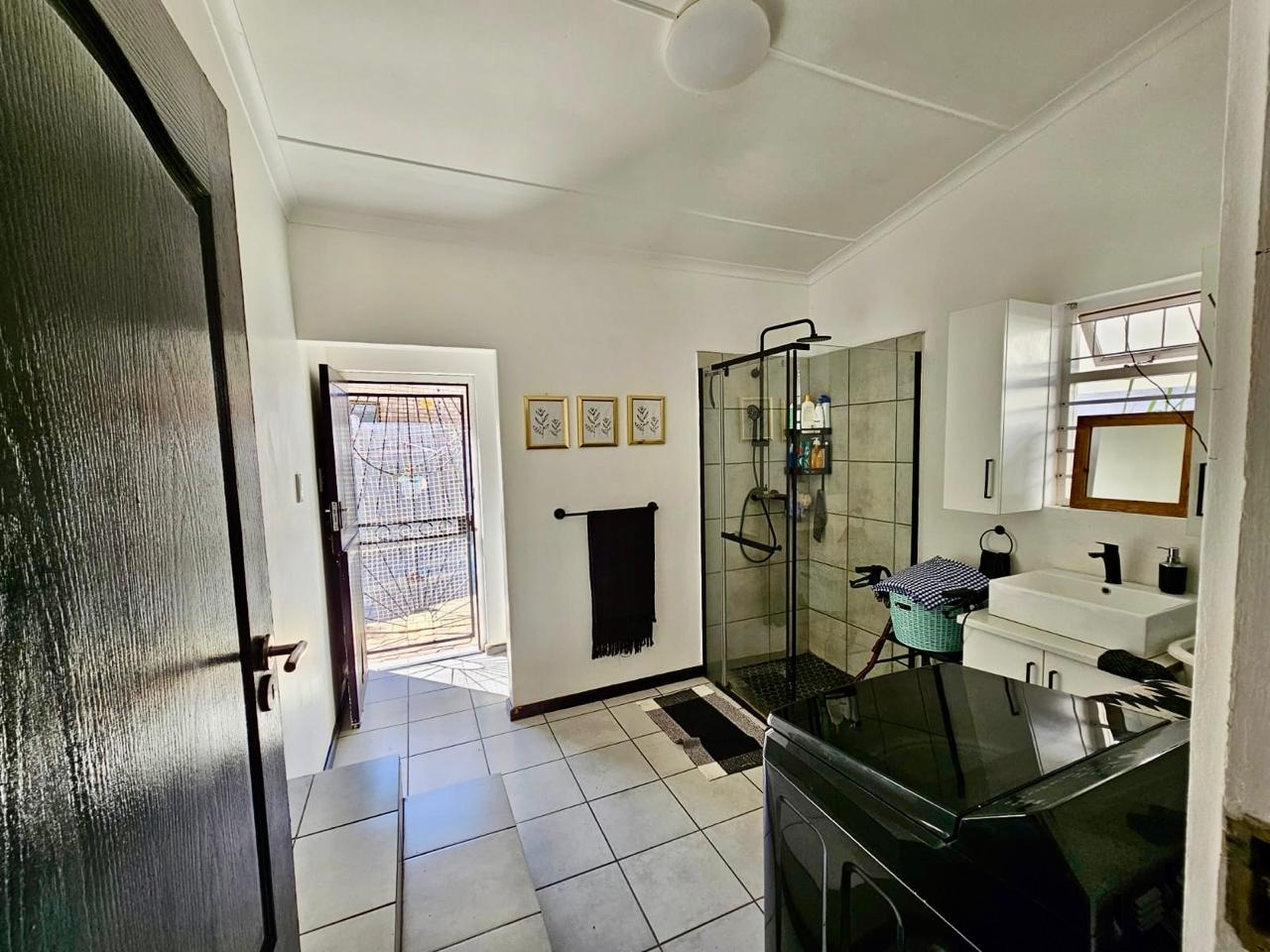 4 Bedroom Property for Sale in Linkside Western Cape